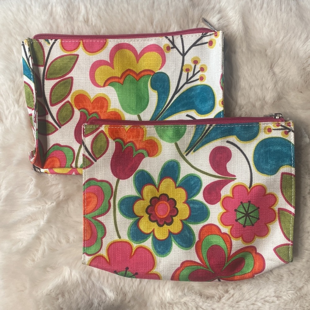 Set of 2 Clinique Flower Power Cosmetic Bags - Picture 2 of 3